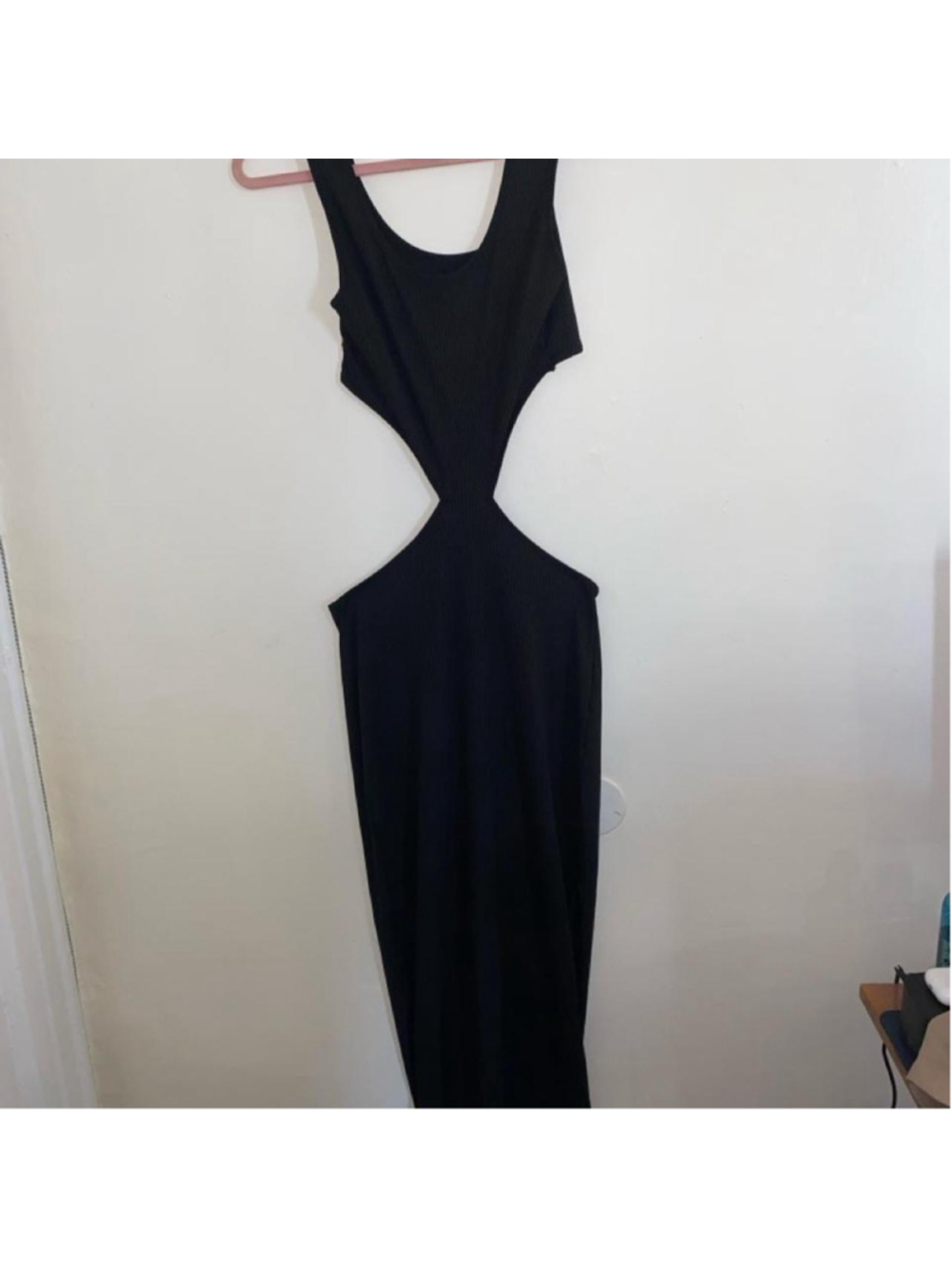 Black ribbed maxi dress with large cutout detail at waist #maxidress #cutout